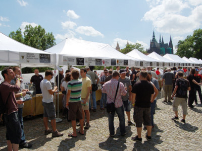 festival-minipivovaru-prazsky-hrad-2012