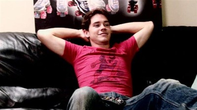 how-to-be-single-and-happy.WidePlayer