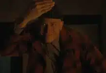 Koukat či nekoukat na Monstrum Ed Gein: Místo thrilleru dojemná groteska